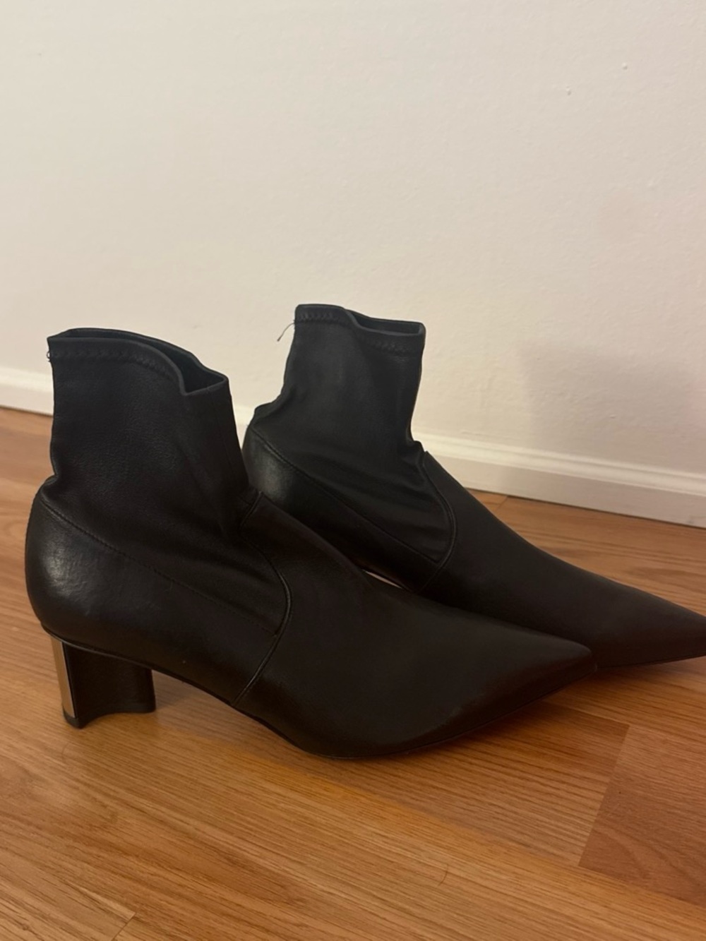 Robert Clergerie Black Pointed Leather Ankle Booties